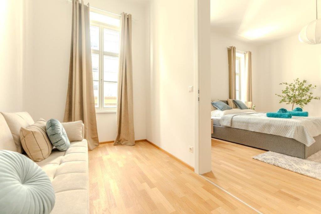 Deluxe Apartments Near The Center Krems an der Donau Exterior photo