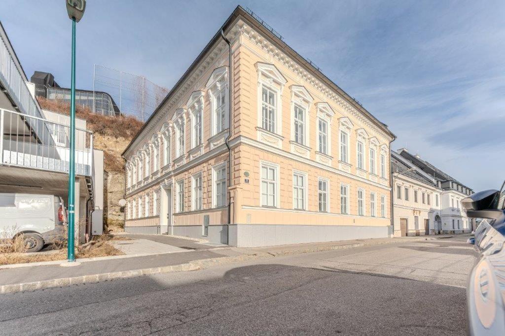 Deluxe Apartments Near The Center Krems an der Donau Exterior photo