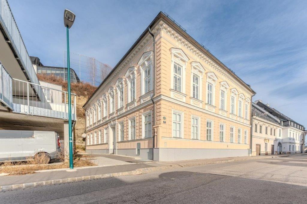 Deluxe Apartments Near The Center Krems an der Donau Exterior photo