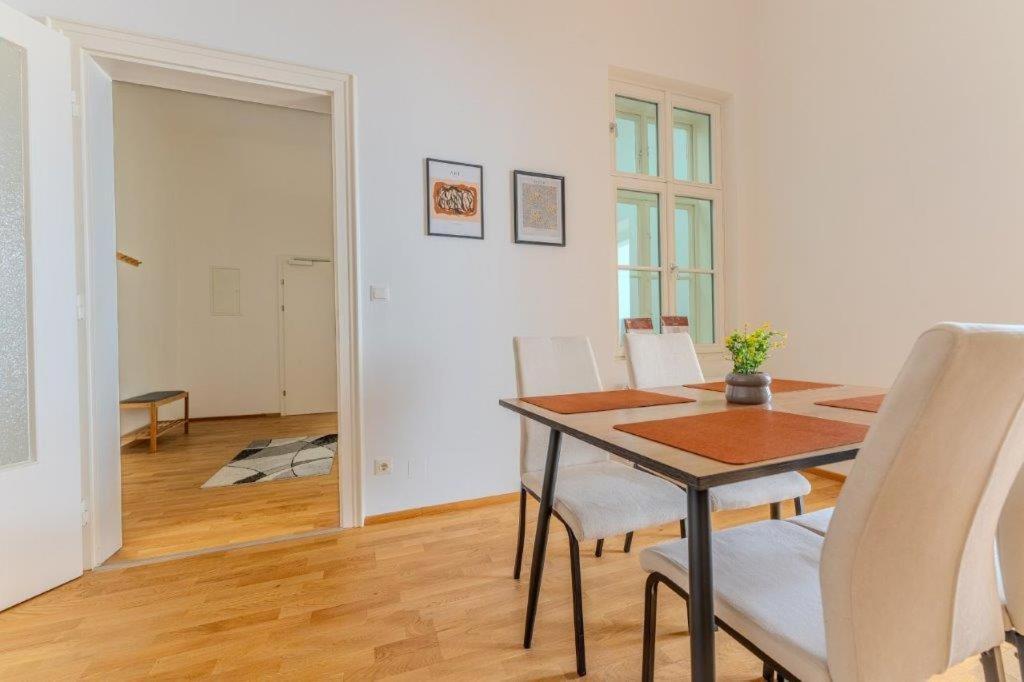 Deluxe Apartments Near The Center Krems an der Donau Exterior photo
