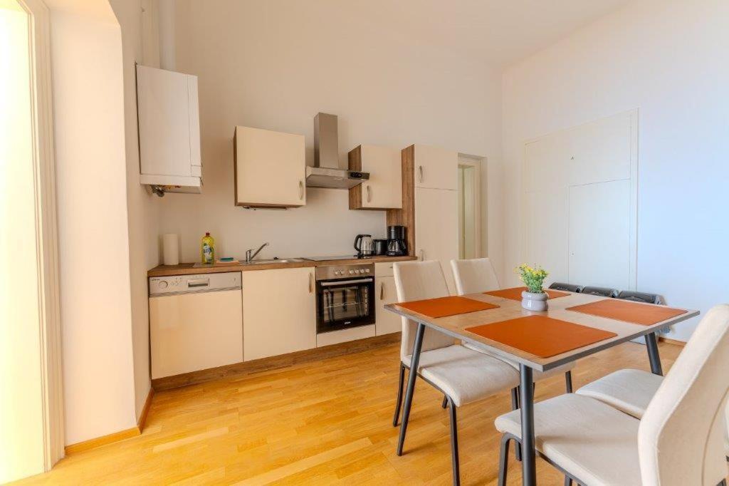 Deluxe Apartments Near The Center Krems an der Donau Exterior photo