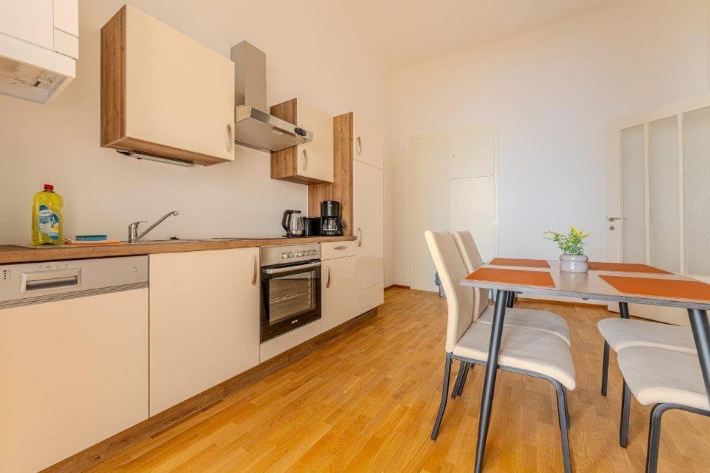 Deluxe Apartments Near The Center Krems an der Donau Exterior photo